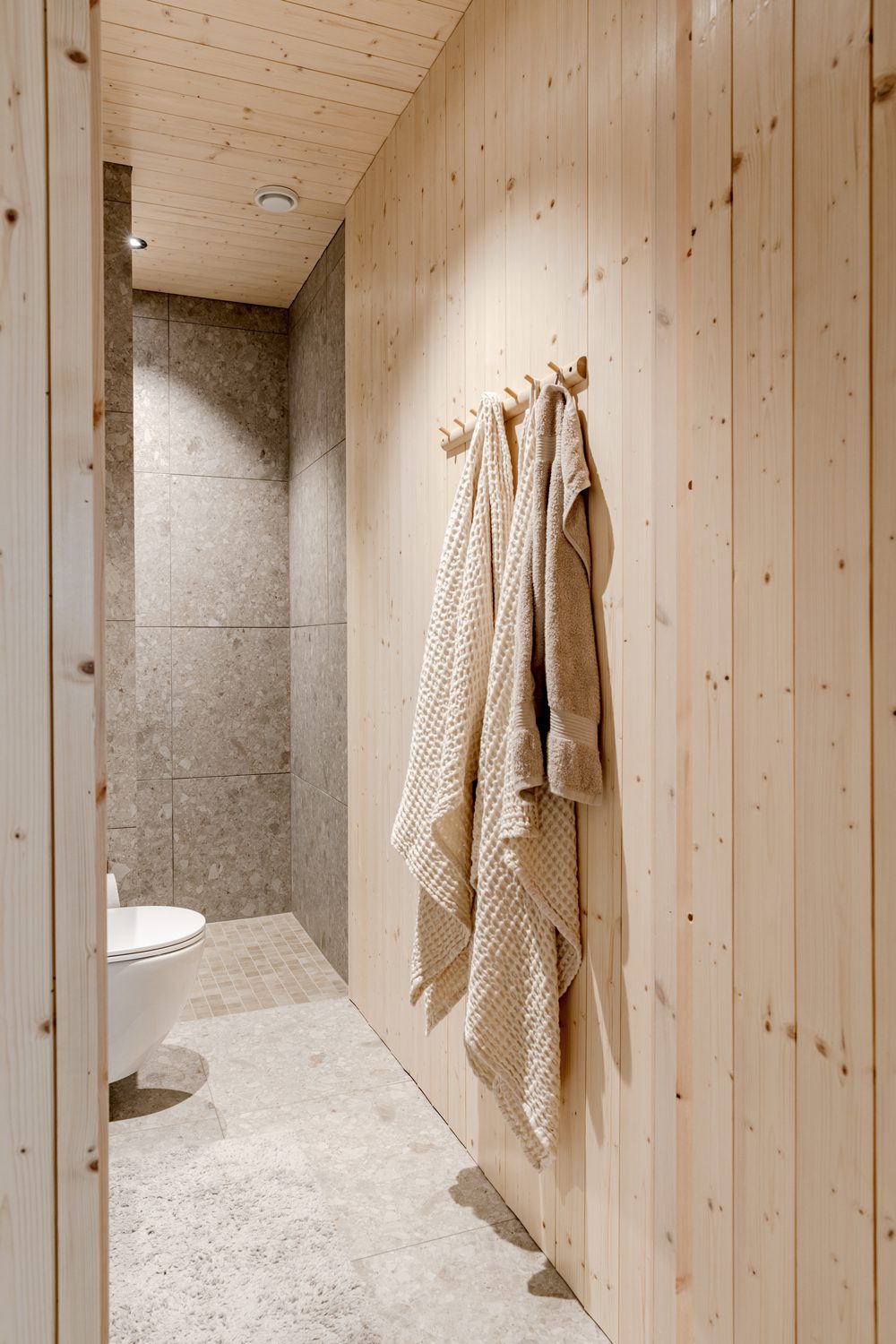 Honka Vista Modern Log Home Bathroom